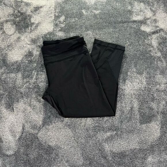 Lululemon Women size 10 Black Crop Leggings - Picture 1 of 4